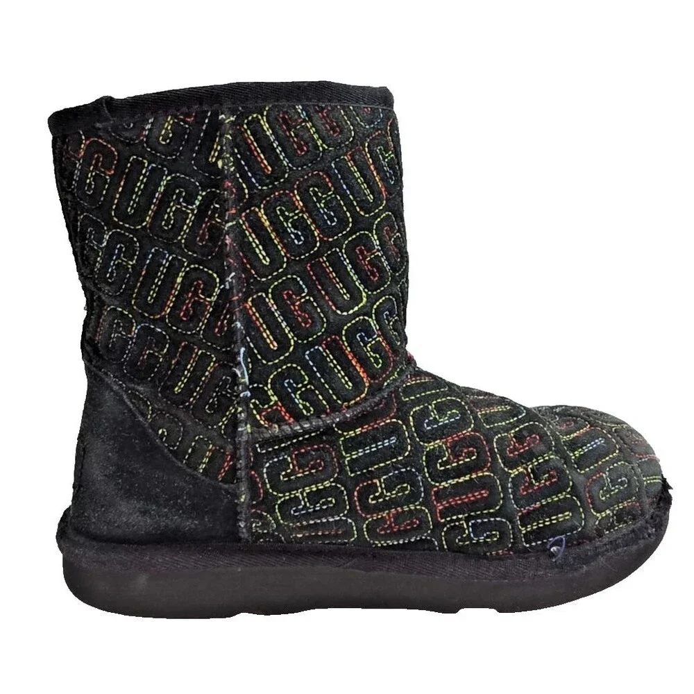 Kids Black UGG Classic II Graphic Stitch 1112383K Logo Suede Boots Size 3